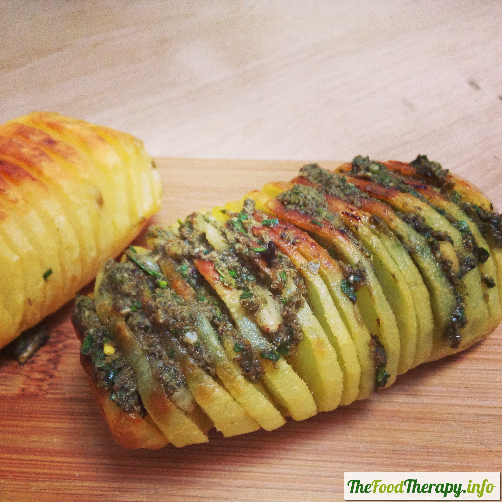 Patata+Pasta de ajo negro, piñones y alcaparras