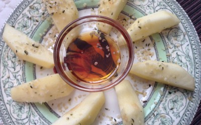 Manzana con sirope de arce y semillas de cáñamo