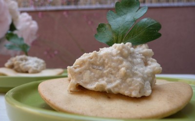 Ricotta de anacardos y cebolleta